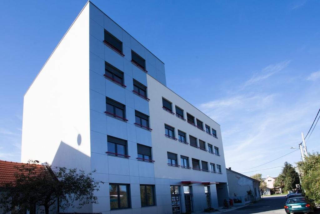 Theos Atelier Self Check In Apartment W Free Private Parking Ζάγκρεμπ Εξωτερικό φωτογραφία